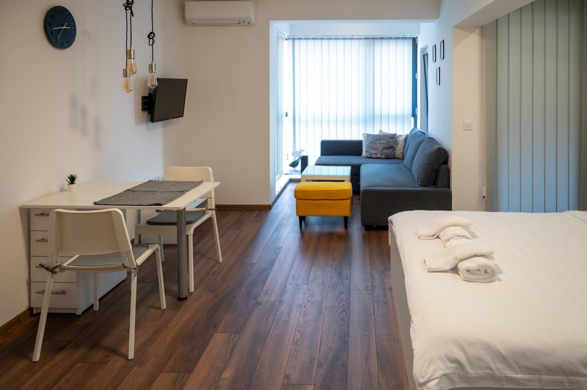 Bright Studio In The City Center Sofia Exterior photo